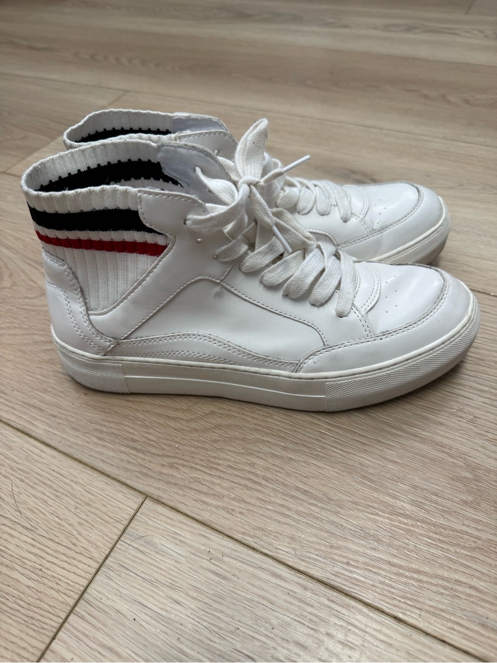 Madden Girl Bilie Joe White High-Top Sneakers with Black and Red Stripe Collar